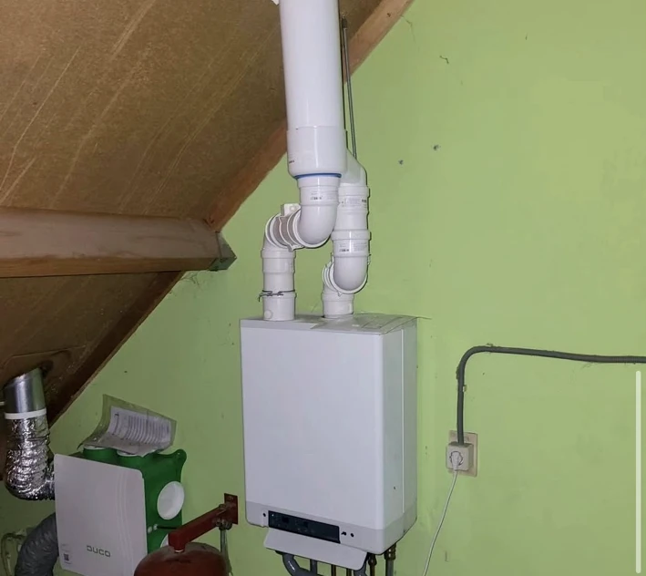 Installatiewerk aan verwarming en leidingwerk
